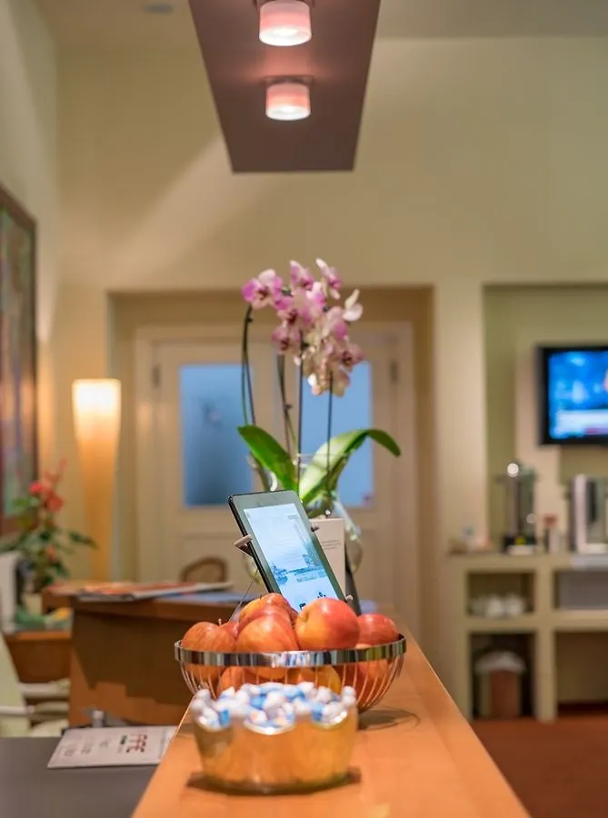 ***  Shs Hotel Papageno Вена Австрия