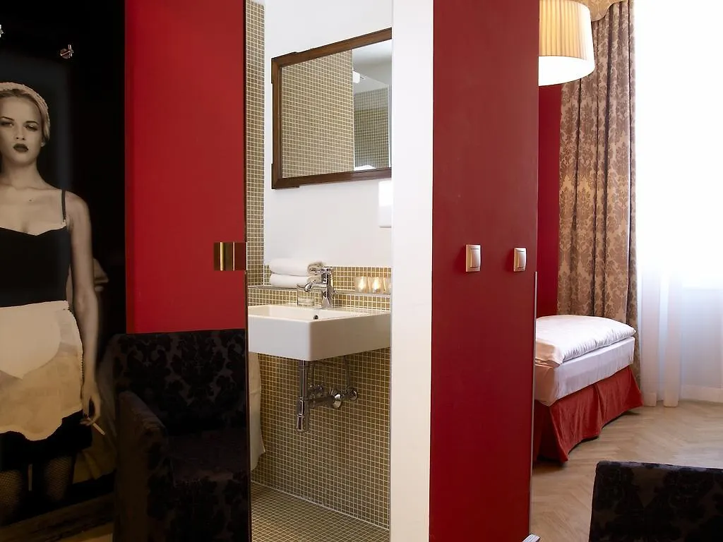 Shs Hotel Papageno Vienna 3*,